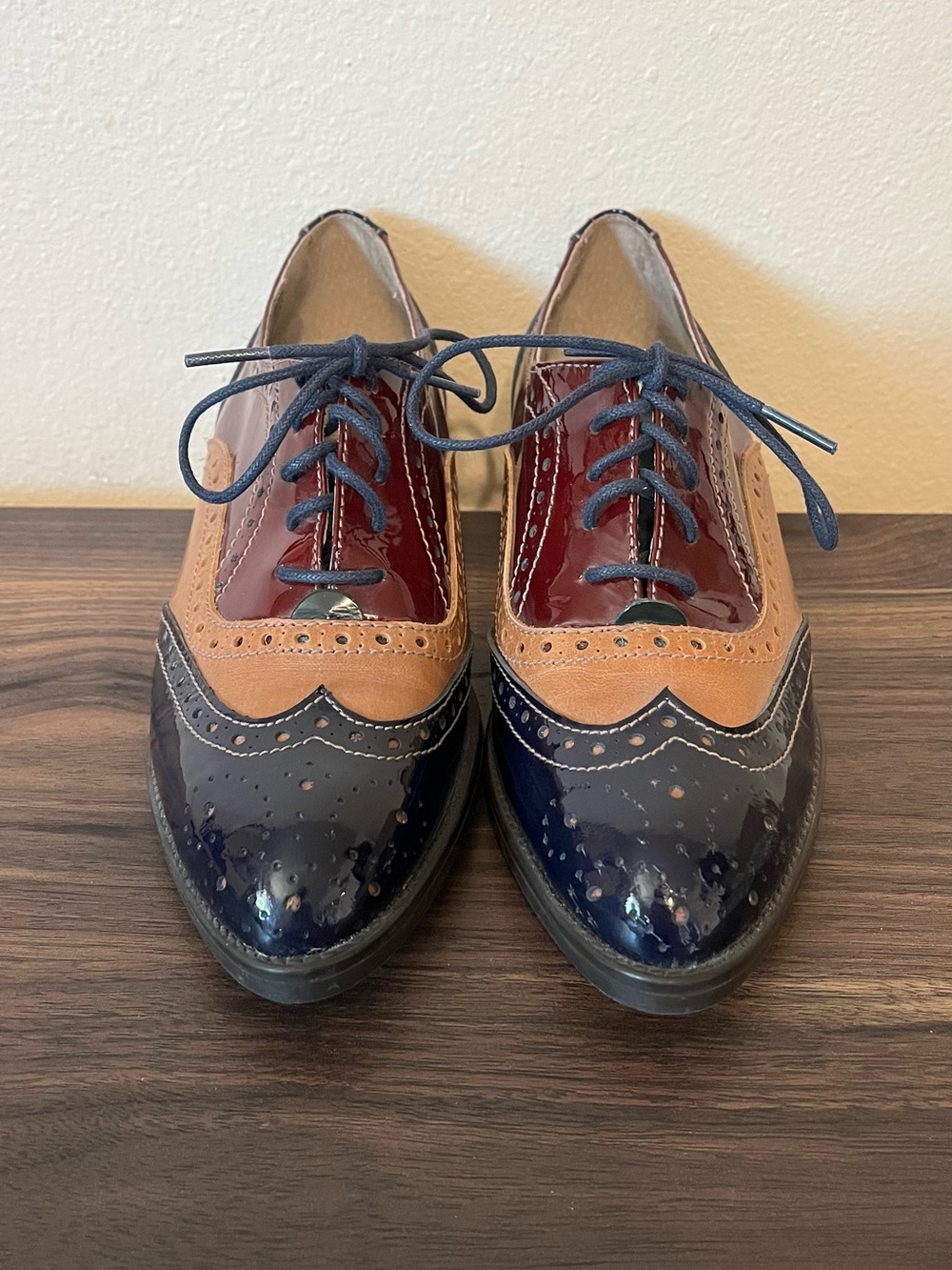 Primichis Women's Two-Tone Wingtip Oxford Shoes S/ 7.5-8